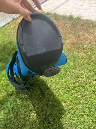 Bolsa de golf junior con palos.