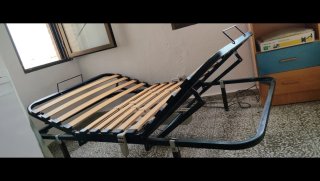 Cama hospitalaria con motor