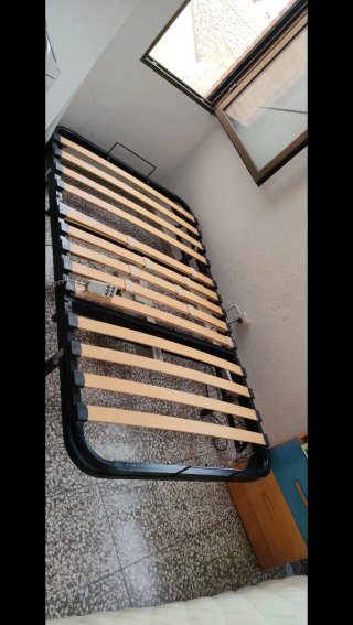 Cama hospitalaria con motor
