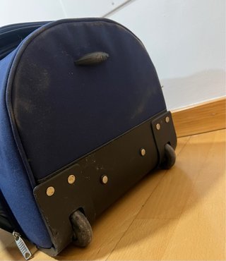 Maleta de cabina azul con ruedas