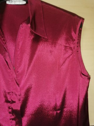 Blusa/chaqueta sin mangas color burdeos