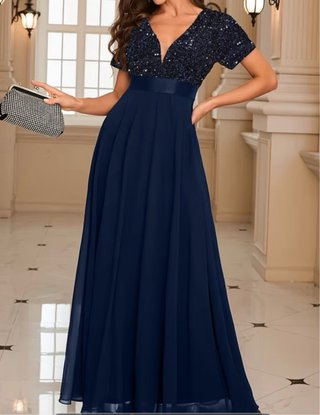 Elegante Vestido largo azul con lentejuelas