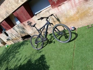 Bicicleta de montaña doble suspensión