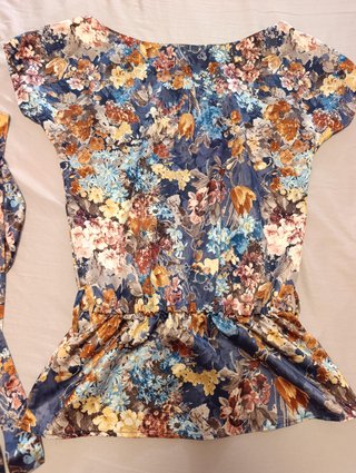 Vestido floral con cinturón