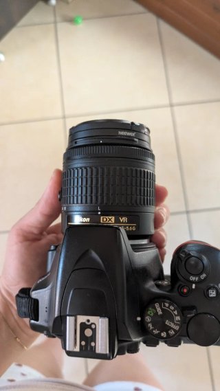 Nikon D3500 con scatola