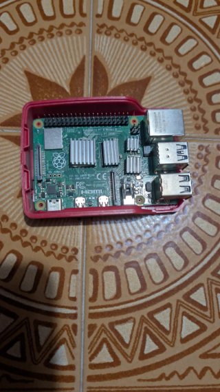 Raspberry Pi 4B 4GB Roja y Blanca