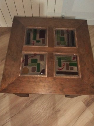 Mesa de centro con detalles de cristal