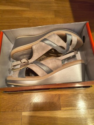 Sandalias Amarpies Talla 36 Beige y Gris