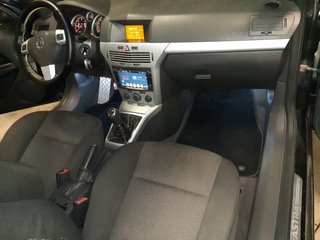 Opel Astra H GTC  2005