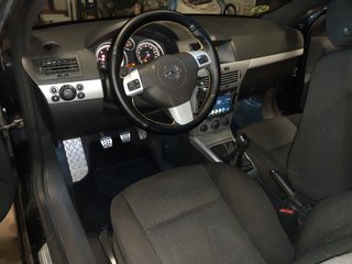 Opel Astra H GTC  2005