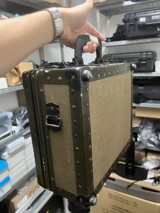 Maletín Rimowa aluminio vintage verde militar