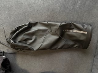 Mochila KIPRUN Trail Running 15L Negra