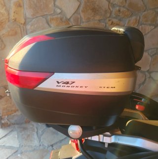 Maleta Givi V47 Negra y Roja