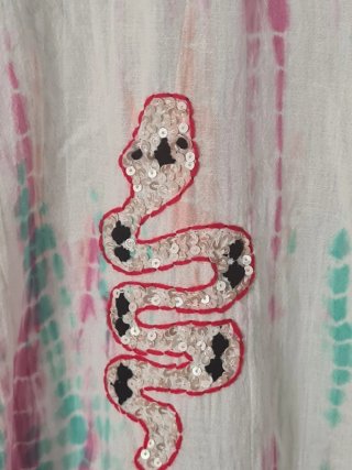 Vestido camisero tie dye bordado