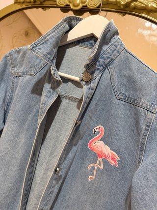 Chaqueta vaquera con flamencos
