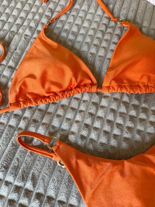 Bikini naranja tanga