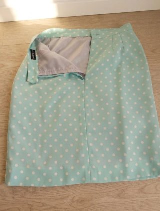 Conjunto Mopete falda y chaqueta lunares. Mopete.