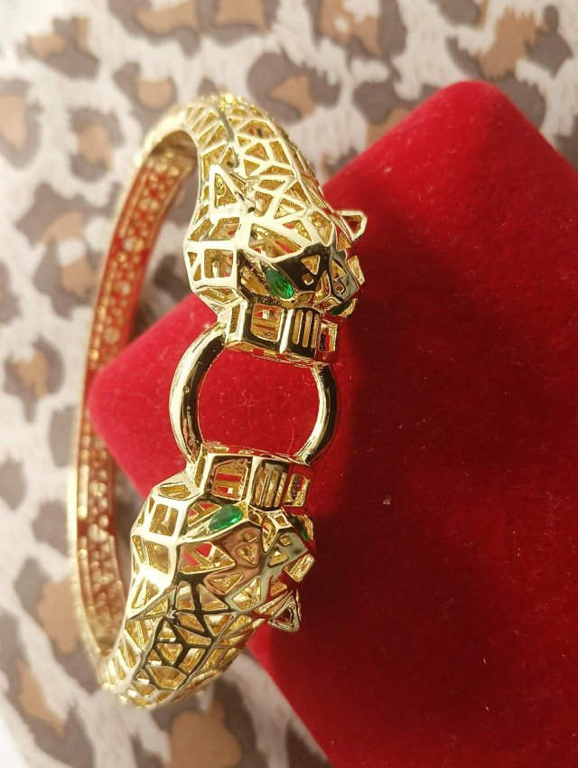 Pulsera Dorada 18k con Pantera y Ojos Verdes