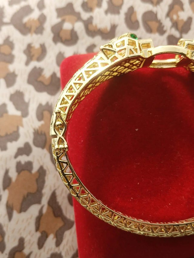Pulsera Dorada 18k con Pantera y Ojos Verdes