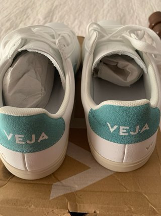 Zapatillas Veja Blancas y Verde Agua