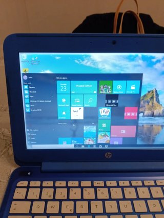 HP Stream Blu e Bianco