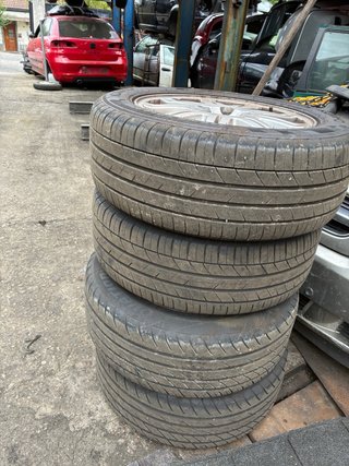 Llantas Volvo 215/55 ZR16 97W Kumho