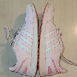 Zapatillas Adidas rosas y blancas