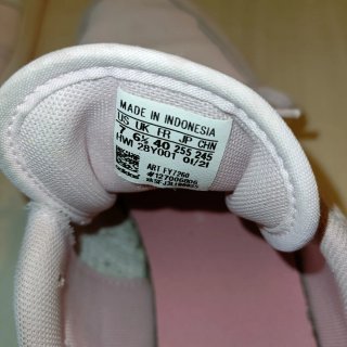 Zapatillas Adidas rosas y blancas