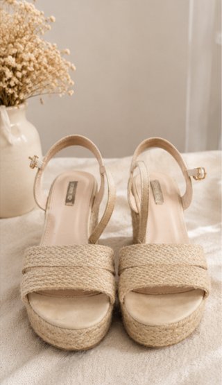 Sandalias cuña esparto beige