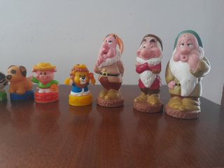 Giochi in plastica 7 animaletti e 3 nani