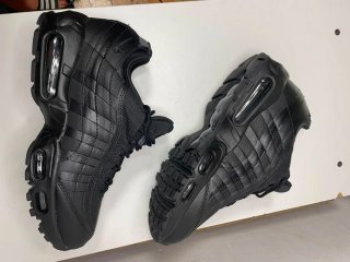 Nike Air Max 95 Negras talla 42,5