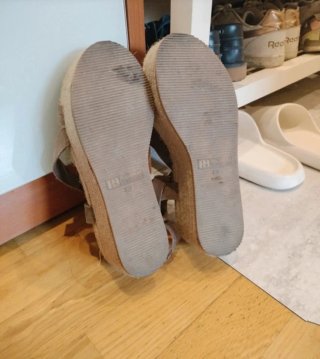 Sandalias de plataforma marrones