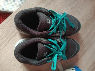 Zapatillas niño Salomon negras y turquesa