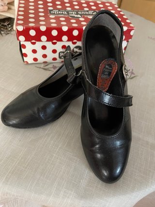 Zapatos de baile negros con correa