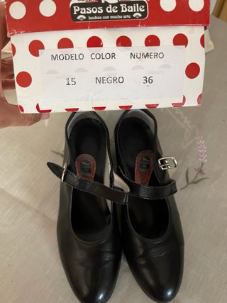 Zapatos de baile negros con correa