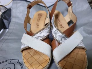 Sandalias Pitillos Marrón y Blanco
