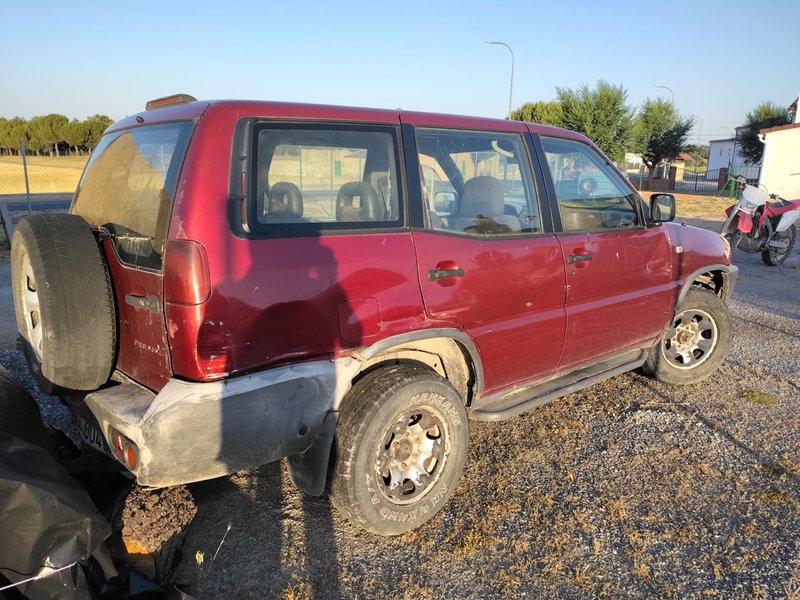Nissan Terrano II 1999 - foto 1