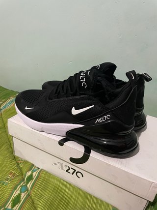 Nike Air Max 270 (Talla 43)