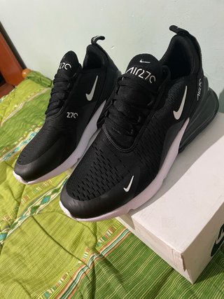 Nike Air Max 270 (Talla 43)