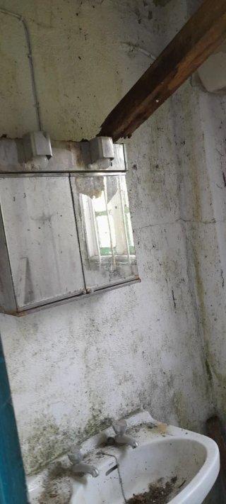 Vendo casa de piedra para  restaurar