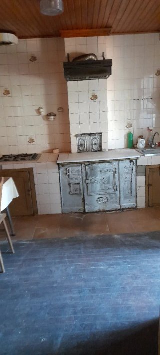 Vendo casa de piedra para  restaurar