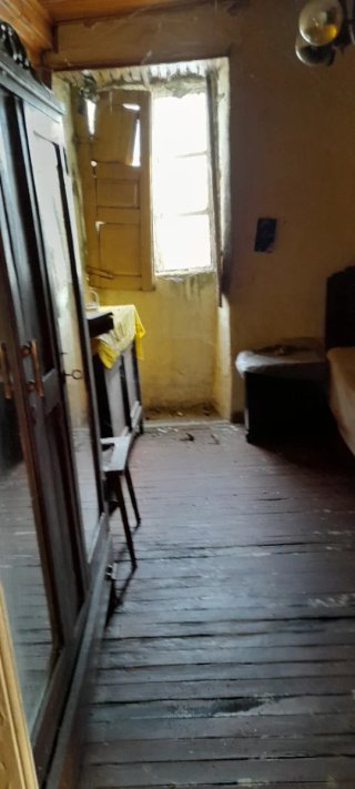 Vendo casa de piedra para  restaurar