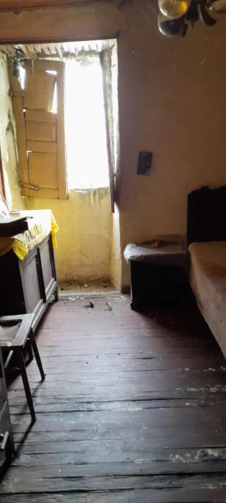 Vendo casa de piedra para  restaurar