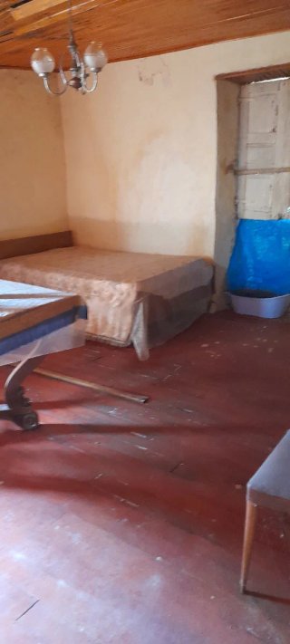 Vendo casa de piedra para  restaurar