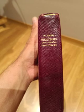 artículos religiosos.Biblia,Misal,etc