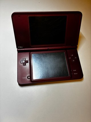 Nintendo DSi XL Cereza