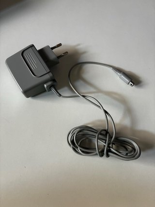 Nintendo DSi XL Cereza