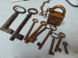Set di chiavi antiche per collezionisti