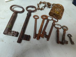 Set di chiavi antiche per collezionisti