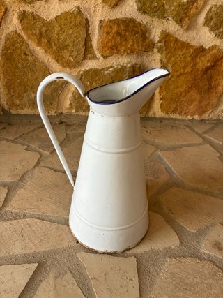 Lechera esmaltada blanca